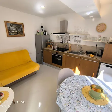 דירה Apartma Rea Izola, Pergola & Terassa, Parking *