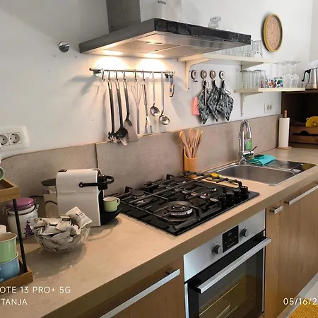 아파트 Apartma Rea Izola, Pergola & Terassa, Parking *