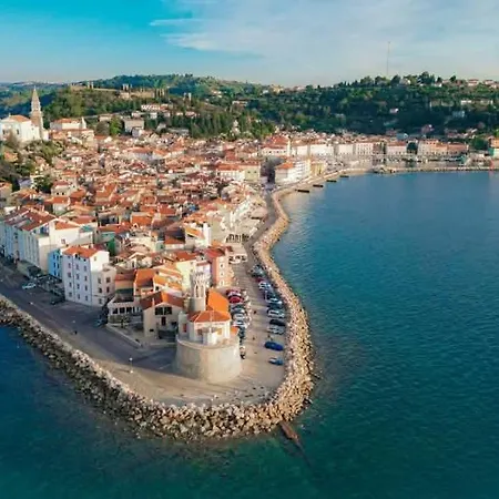 דירה Apartma Rea Izola, Pergola & Terassa, Parking *