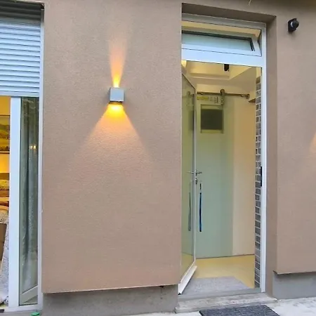 アパート Apartma Rea Izola, Pergola & Terassa, Parking *