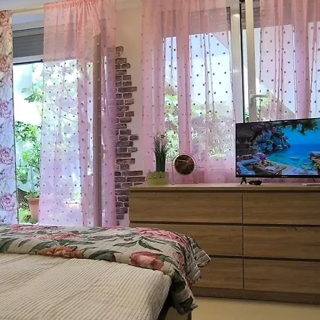 Appartamento Apartma Rea Izola, Pergola&terassa, Parking Izola