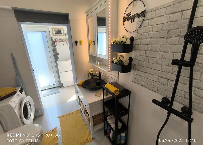 아파트 Apartma Rea Izola, Pergola & Terassa, Parking 이졸라