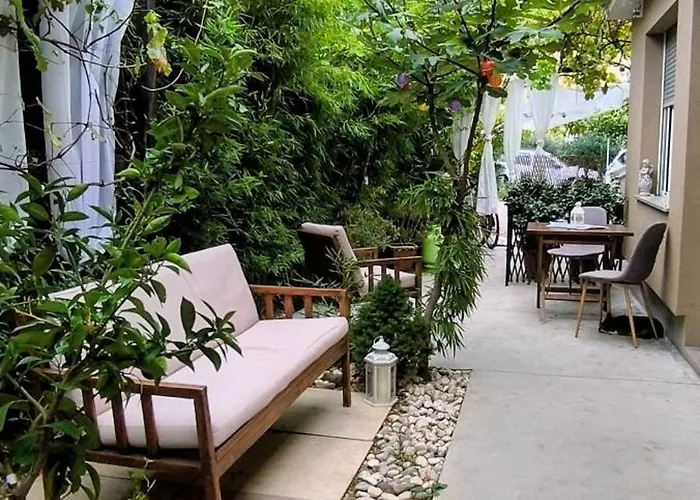 아파트 Apartma Rea Izola, Pergola & Terassa, Parking