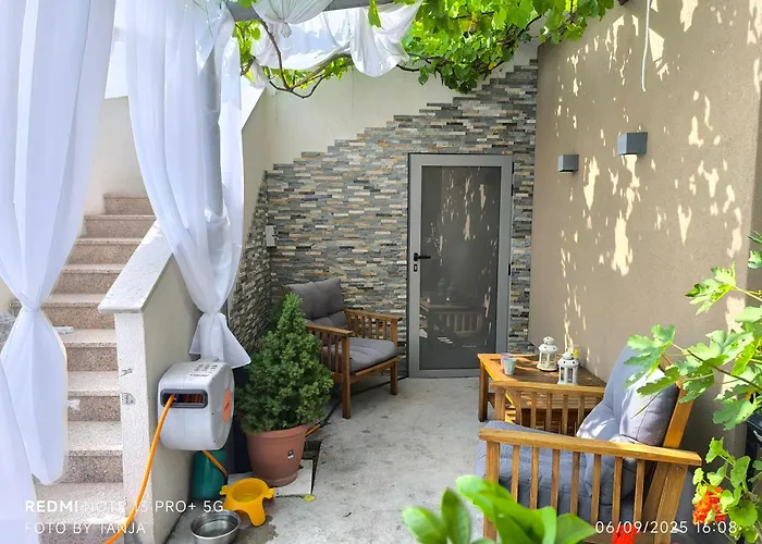 아파트 Apartma Rea Izola, Pergola & Terassa, Parking *